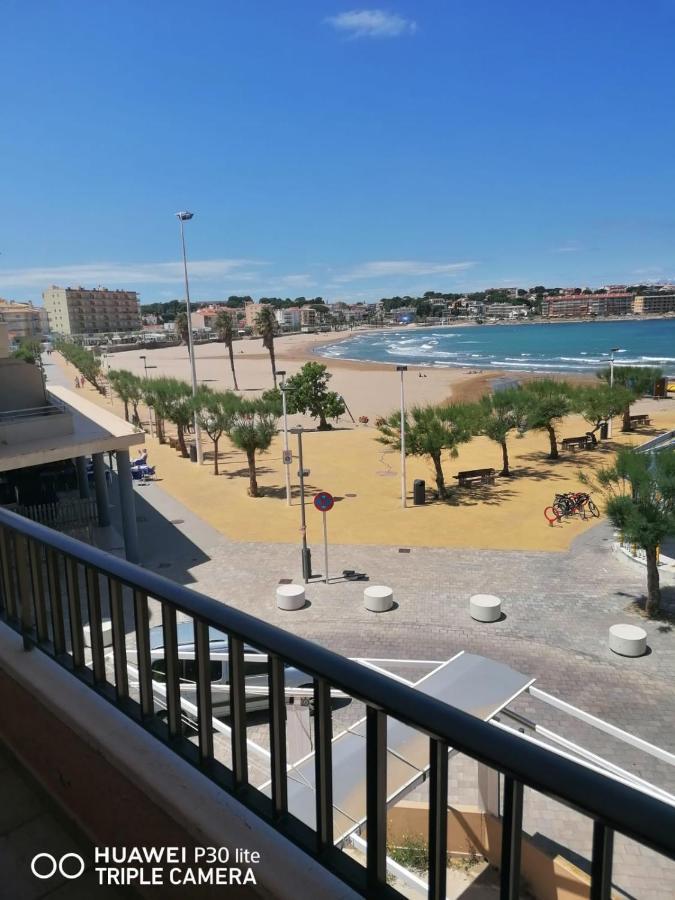 Riells Playa L'Escala Exterior foto