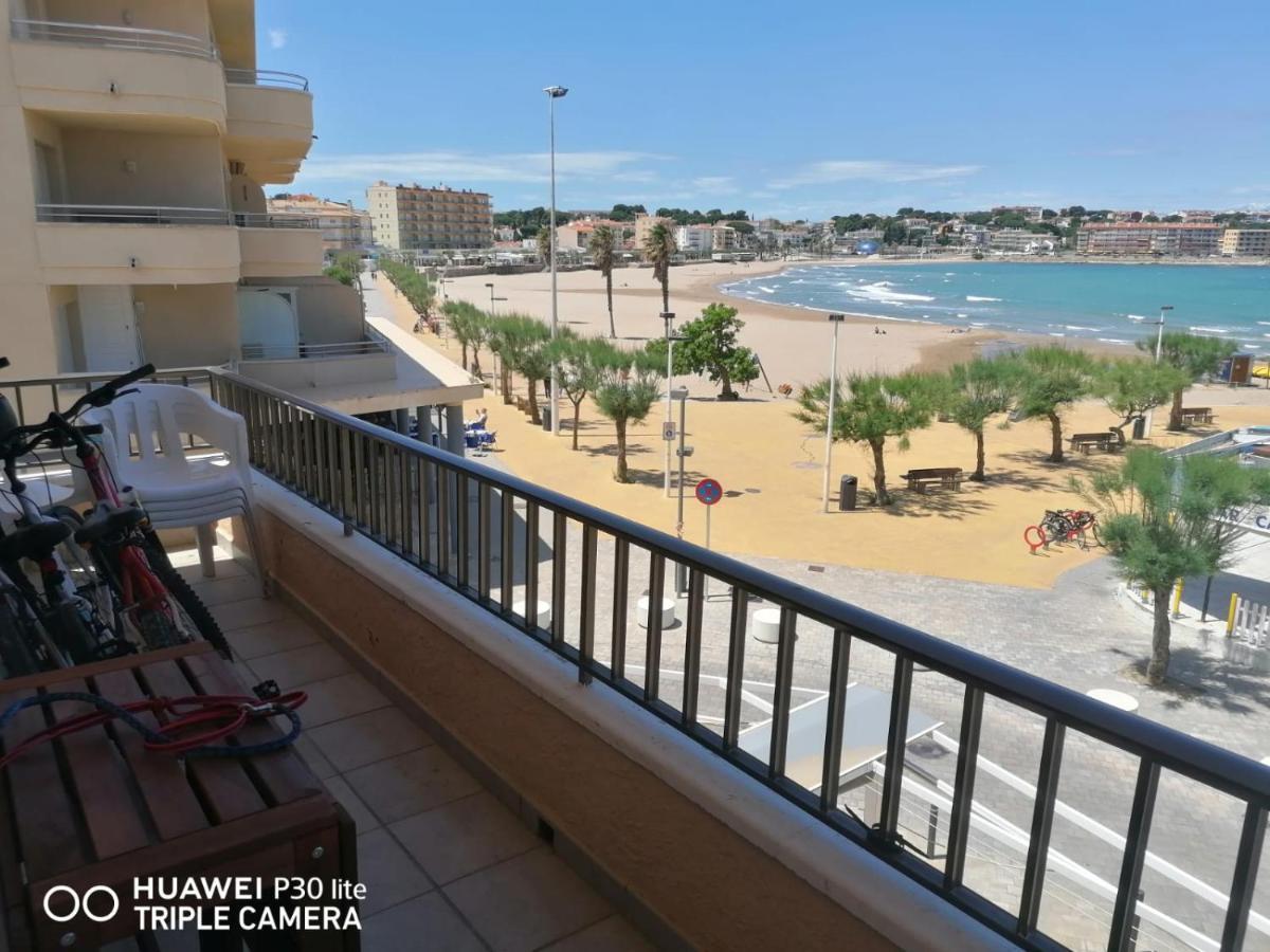 Riells Playa L'Escala Exterior foto
